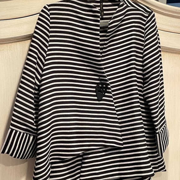 Jacket - Picture 2 of 4